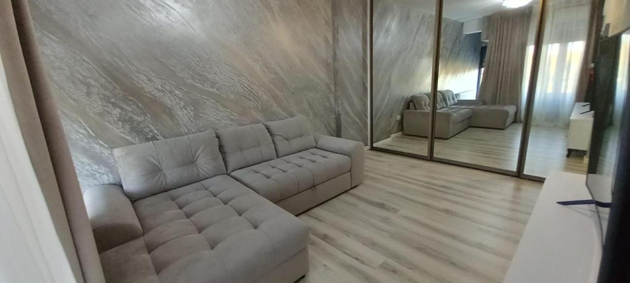 North Pipera Apartment W Parking & Self Check In 벌룬터리 외부 사진