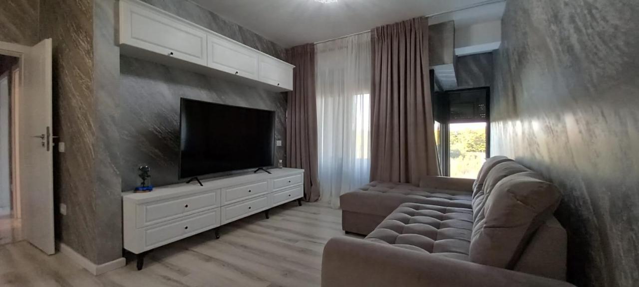 North Pipera Apartment W Parking & Self Check In 벌룬터리 외부 사진