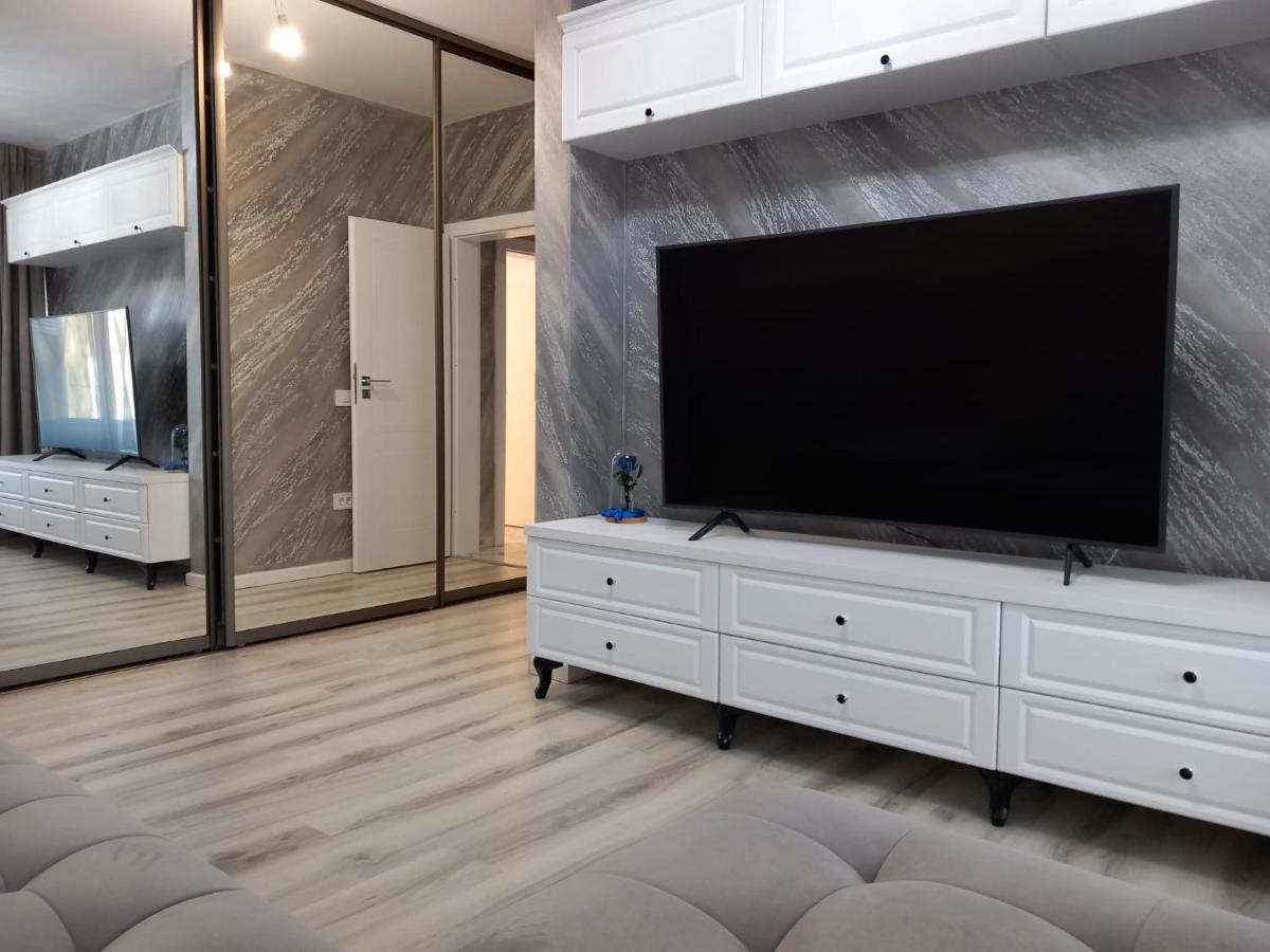 North Pipera Apartment W Parking & Self Check In 벌룬터리 외부 사진